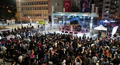 AFYONKARAHİSAR BELEDİYESİN'DEN GENÇLİK KONSERİ