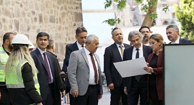 BAKAN DEMİRCAN AFYON KONAKLARINA HAYRAN KALDI