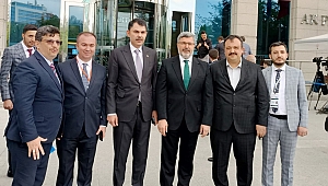 BAŞKAN ULUÇAY VE MİLLETVEKİLİ ÖZKAYA BOLVADİN’DEKİ YANGIN İÇİN BAKAN KURUM İLE GÖRÜŞTÜ