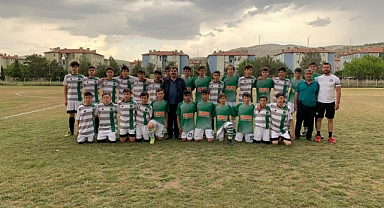 Dinar Belediye Spor U-14 takımı kendi evinde galip geldi