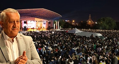  GENÇLERİN BAŞKANI ÖĞRENCİLERİN YANINDA