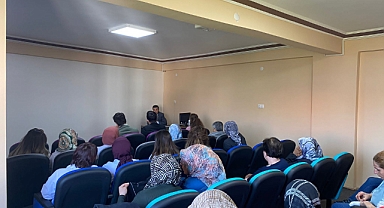 İl Sağlık Müdürü Uzm.Dr.Serhat Korkmaz Şuhut Kadın Kültür Evi'nin Konuğu Oldu..