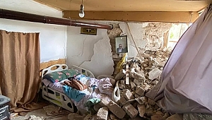  Trafik Kazası Sonrası Evi Ağır Hasar Gördü: Kaymakam Yalnız Bırakmadı