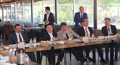  VALİ GÖKMEN ÇİÇEK’E SANDIKLI’DA VEDA PROGRAMI