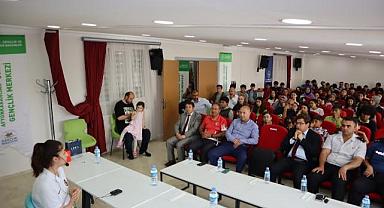 Dünya şampiyonu Şuhut Gençlik Merkezinde gençlerle buluştu..