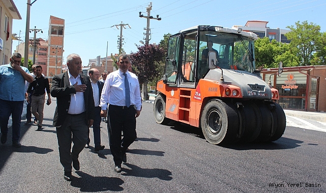 Emirdağ’da Caddeler Asfaltlanıyor