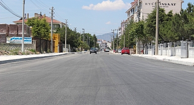 Emirdağ Suvermez Caddesindeki Asfaltlama Çalışmaları Tamamlandı