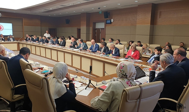 “İNTERNET MEDYASI, YAZILI BASINA ZARAR VERMEDEN DESTEKLENMELİ”