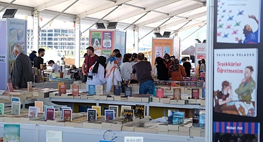 Kitap Fuarı'nda yıldızlar geçidi