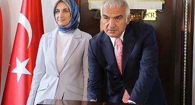 Kültür ve Turizm Bakanı Mehmet Nuri Ersoy, Vali Doç. Dr. Kübra Güran Yiğitbaşı’nı Makamında Ziyaret Etti