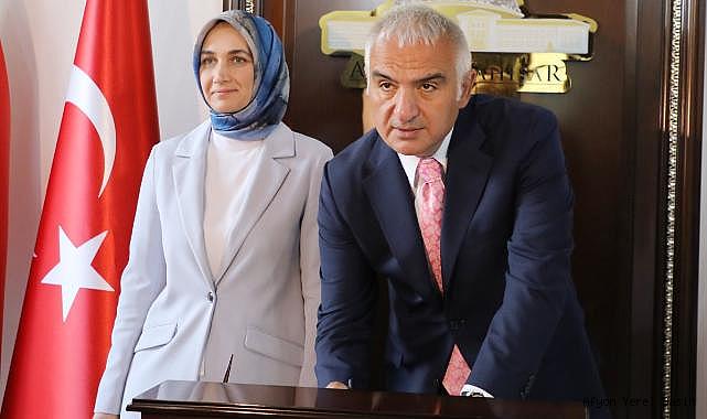 Kültür ve Turizm Bakanı Mehmet Nuri Ersoy, Vali Doç. Dr. Kübra Güran Yiğitbaşı’nı Makamında Ziyaret Etti