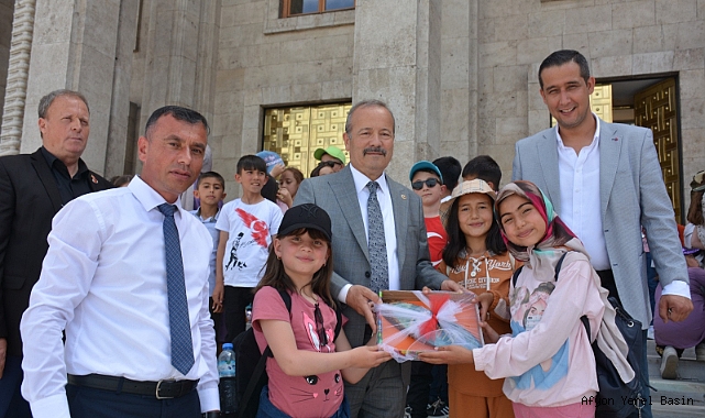 Milletvekili Taytak öğrencileri Meclis’te ağırladı