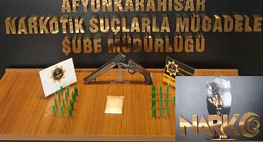 POLİS UYUŞTURUCU SATICILARINA GEÇİT VERMİYOR.!