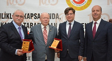 Şuhut’ta 100.Yıl Etkinliğinde Salonlar Doldu Taştı