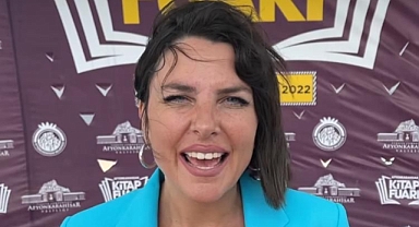 Ünlü Spiker Ece Üner'den Kitap Fuarı yorumu: Şahane