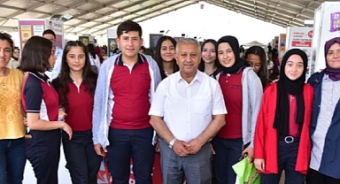 ZEYBEK BAŞKAN 4. KİTAP FUARINI ZİYARET ETTİ