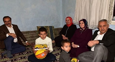 ZEYBEK BAŞKAN´DAN EV ZİYARETLERİ