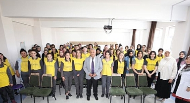 ZEYBEK BAŞKAN LİSE ÖĞRENCİLERİ İLE SÖYLEŞİ YAPTI