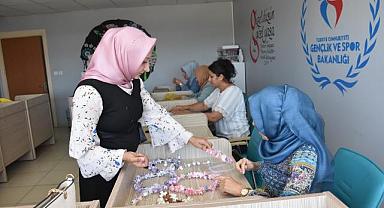 Büyüleyici el sanatı ‘ipek koza’ Afyonkarahisar’da hayat buluyor