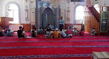 Dinar'da Yaz Kur'an Kursları Devam Ediyor