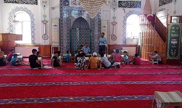 Dinar'da Yaz Kur'an Kursları Devam Ediyor