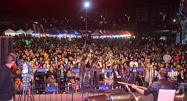 Emirdağ'da Coşkuyla Başlayan 15. Gurbetçi Festivali Dolu Dizgin Devam Ediyor