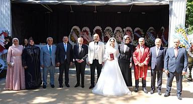 MHP Lideri Bahçeli ile Afyon Valisi Kübra Yiğitbaşı nikah şahidi oldu