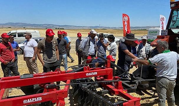 Tarla Gününde Tarım Aletlerinin Tanıtımı Yapıldı