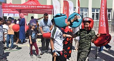 Afyon’da “Mutluluk Kervanı” köy ve kasabaları dolaşmaya devam ediyor