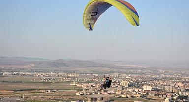 Afyonkarahisar’da ilk kez yamaç paraşütü festivali düzenlenecek