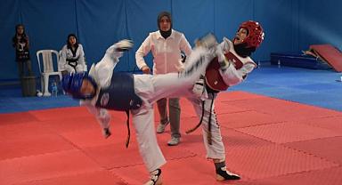 Afyonkarahisarlı tekvandocular Türkiye Şampiyonası yolunda..