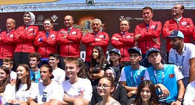 GÖKYÜZÜNÜN YILMAZ GÖZCÜLERİNİ ÜRETEN TEKNOFEST AFYONKARAHİSAR’DA