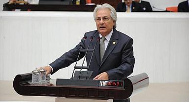 24. Dönem CHP Milletvekili Ahmet Toptaş hayatını kaybetti..