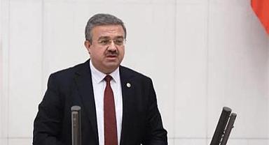 AFYONKARAHİSAR KÜLTÜR VE TURİZM DERNEĞİ'NDE SOHBET TOPLANTILARI DEVAM EDİYOR