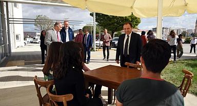 Rektör Karakaş Yeni Akademik Yılda Öğrencilerle Buluşmaya Devam Ediyor