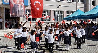 Şuhut'ta İlköğretim Haftası Coşku İle Kutlandı.