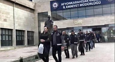 450.000 TL Değerinde Döviz ve Altın Ele Geçirildi.!!