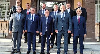 ATSO BAŞKANI SERTESER MAZBATASINI ALDI.