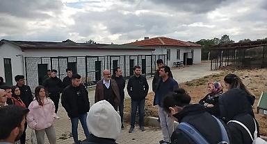 Dinar'da Üniversite Öğrencilerinden Sokak Hayvanlarına ziyaret