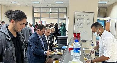 DİNAR KAYMAKAMI KEMAL DURU KYK’DA ÖĞRENCİLERLE BİR ARAYA GELDİ