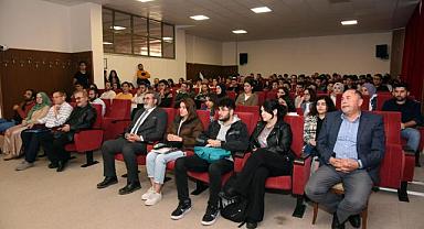 “Kariyer Günleri Mezunlarımız Öğrencilerimizle Buluşuyor” Etkinliği Gerçekleştirildi