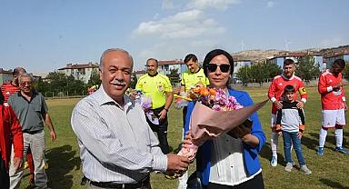 Nihat Sarı, Dinar Belediye Sporu ilk maçında yalnız bırakmadı