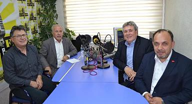 “Siyasette kurumsallaşamadık”