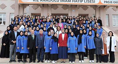 Vali Yiğitbaşı Öğrencilerle Söyleşi Yaptı