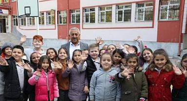 ZEYBEK BAŞKAN HATTAT KARAHİSAR MAHALLESİ´NDE