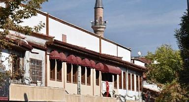 	ZEYBEK BAŞKAN UZUN ÇARŞI YENİLEME ÇALIŞMALARINI İNCELEDİ