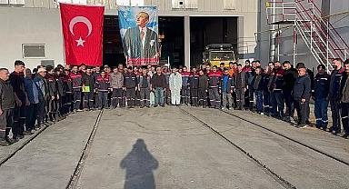 Acarlar Vagon Fabrikasında İşçiler ATATÜRK'ü Saygıyla Minnetle Andı