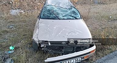 Afyonkarahisar'da devrilen otomobildeki 5 kişi yaralandı