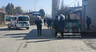 Afyonkarahisar'da kamyona çarpan tarım aracının sürücüsü öldü