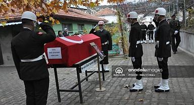 Afyonkarahisar'da vefat eden Kıbrıs gazisinin cenazesi toprağa verildi